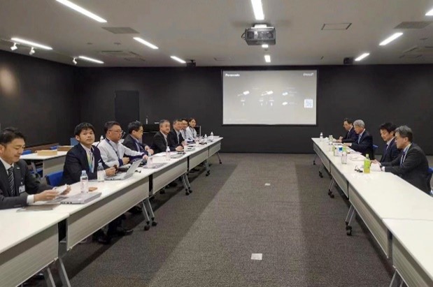 与松下娱乐互动公司（PEAC社）丰岛社长、阿南事业部长交流
